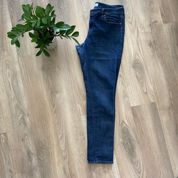 LOFT "Curvy Skinny" Jeans in Dark Blue Wash - Picture 10 of 11